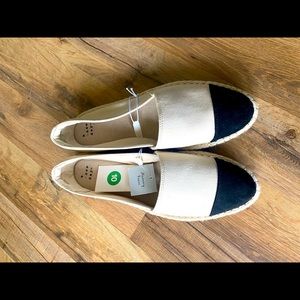 A New Day Black Cap Toe Canvas Shoe 10